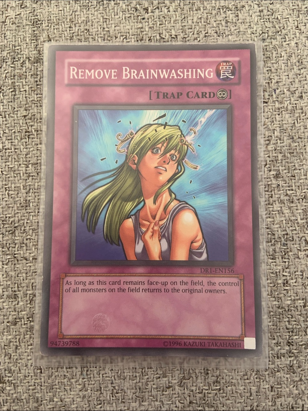 Remove Brainwashing Trap Card - Yu-Gi-Oh Trading Card Game.